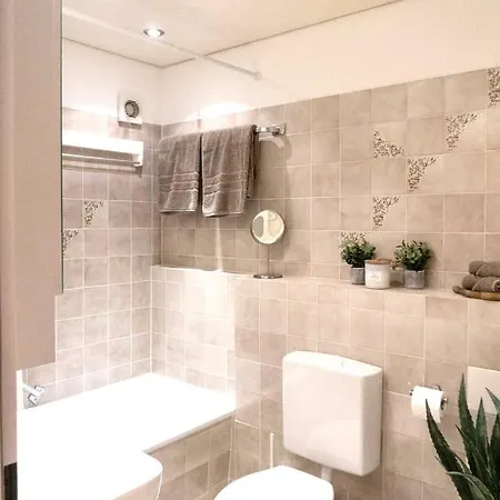 Appartement Balkon Mit Ruhigem Garten In Od1