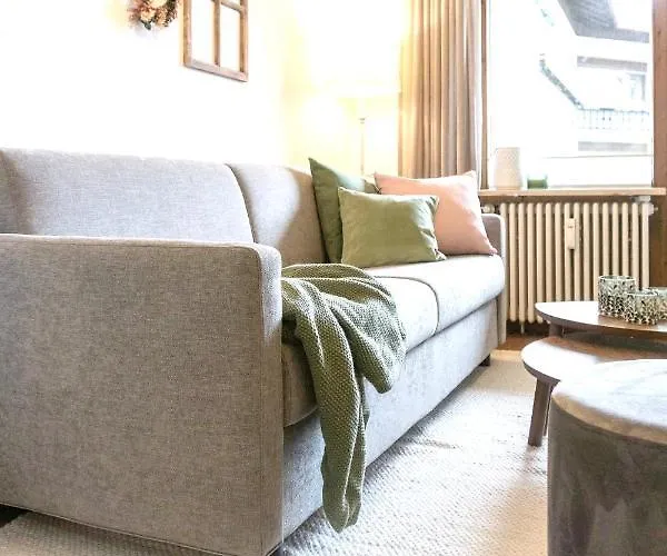 Balkon Mit Ruhigem Garten In Od1 זונטהופן